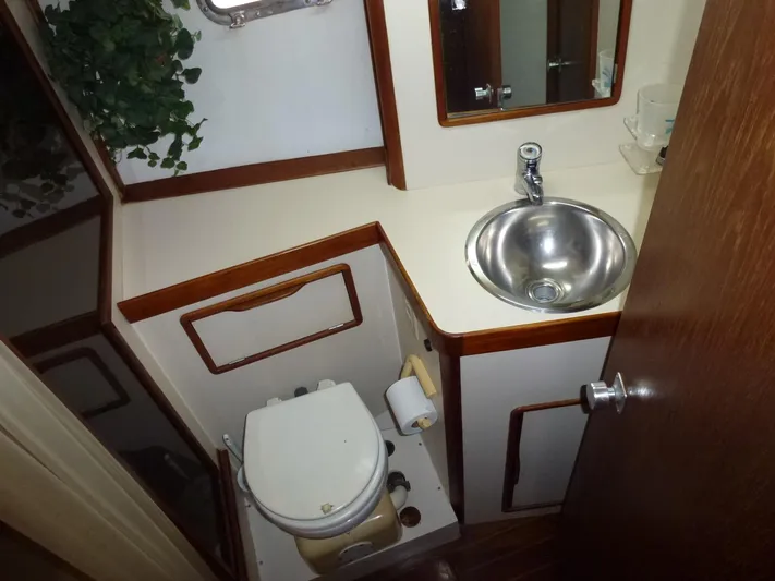 Powerless Yacht Photos Pics 