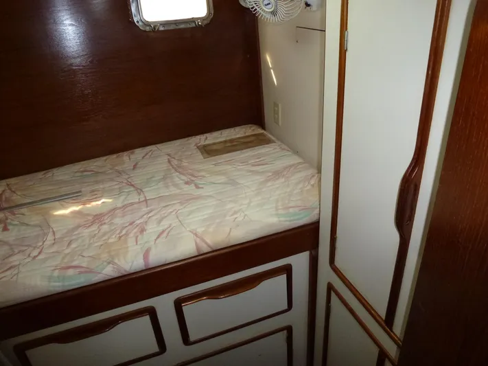 Powerless Yacht Photos Pics 