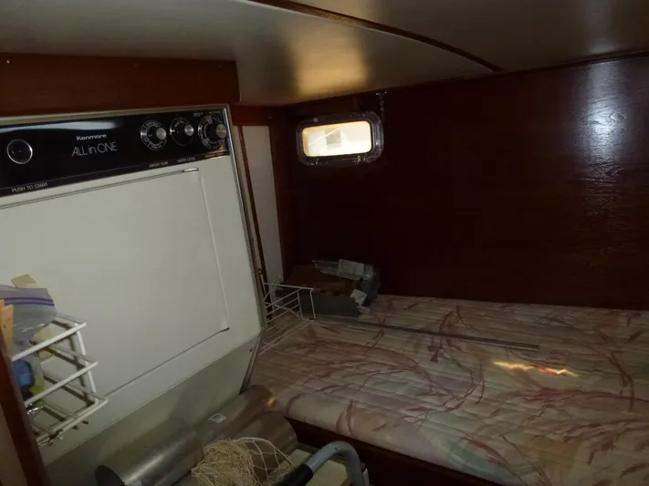 Powerless Yacht Photos Pics 