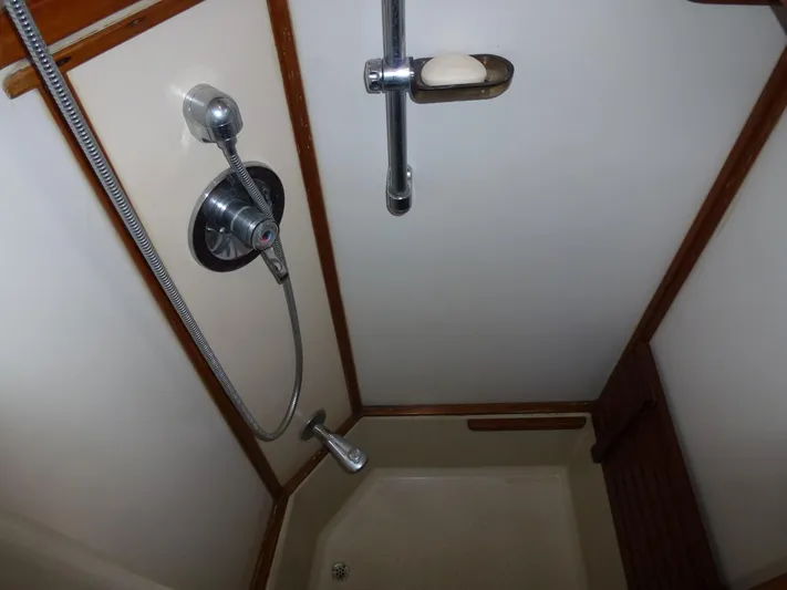 Powerless Yacht Photos Pics 