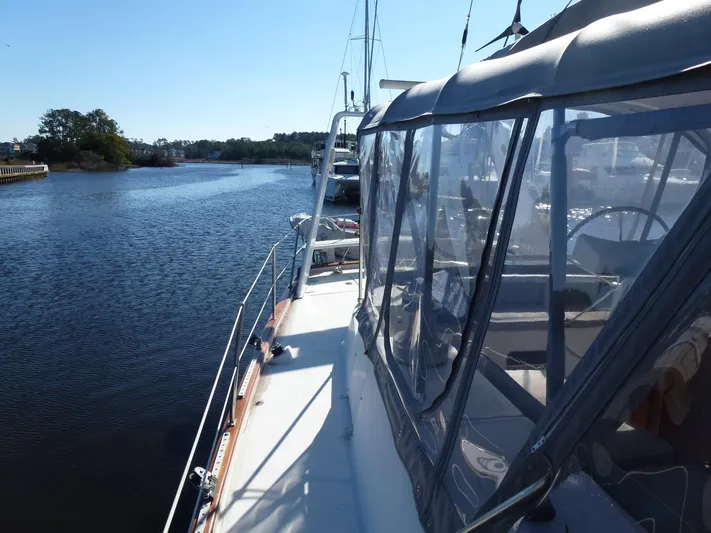 Powerless Yacht Photos Pics 