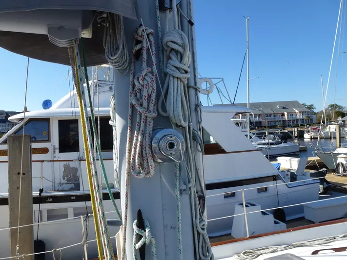 Powerless Yacht Photos Pics 