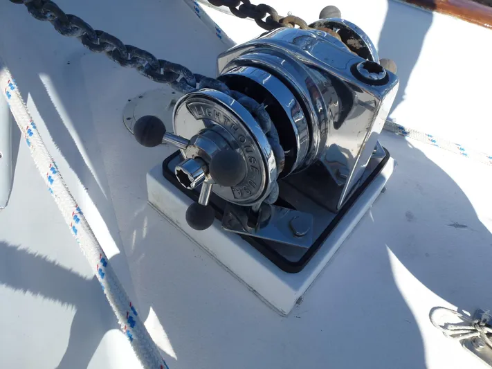 Powerless Yacht Photos Pics 