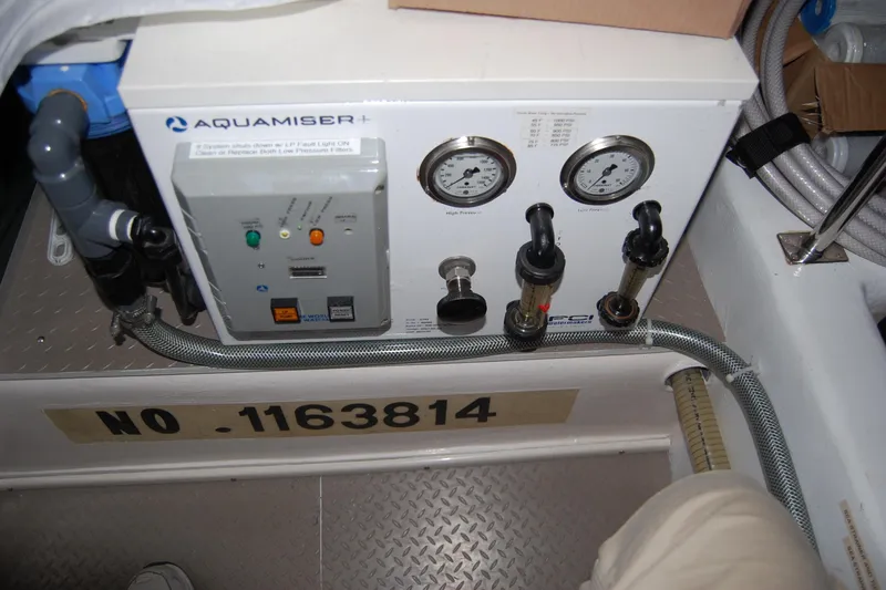Miss Daisy Yacht Photos Pics Aquamiser+ water filtration system with gauges and controls, Fleming 2005 model.