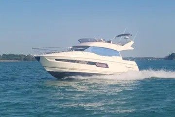 2018 Prestige 46 