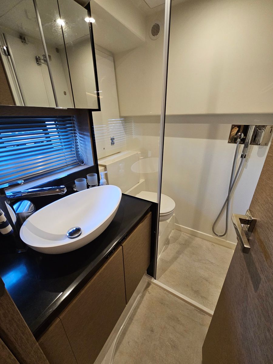 2018 Prestige 46 