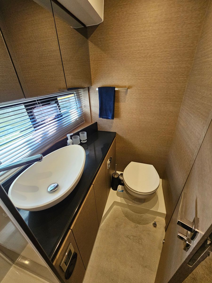 2018 Prestige 46 