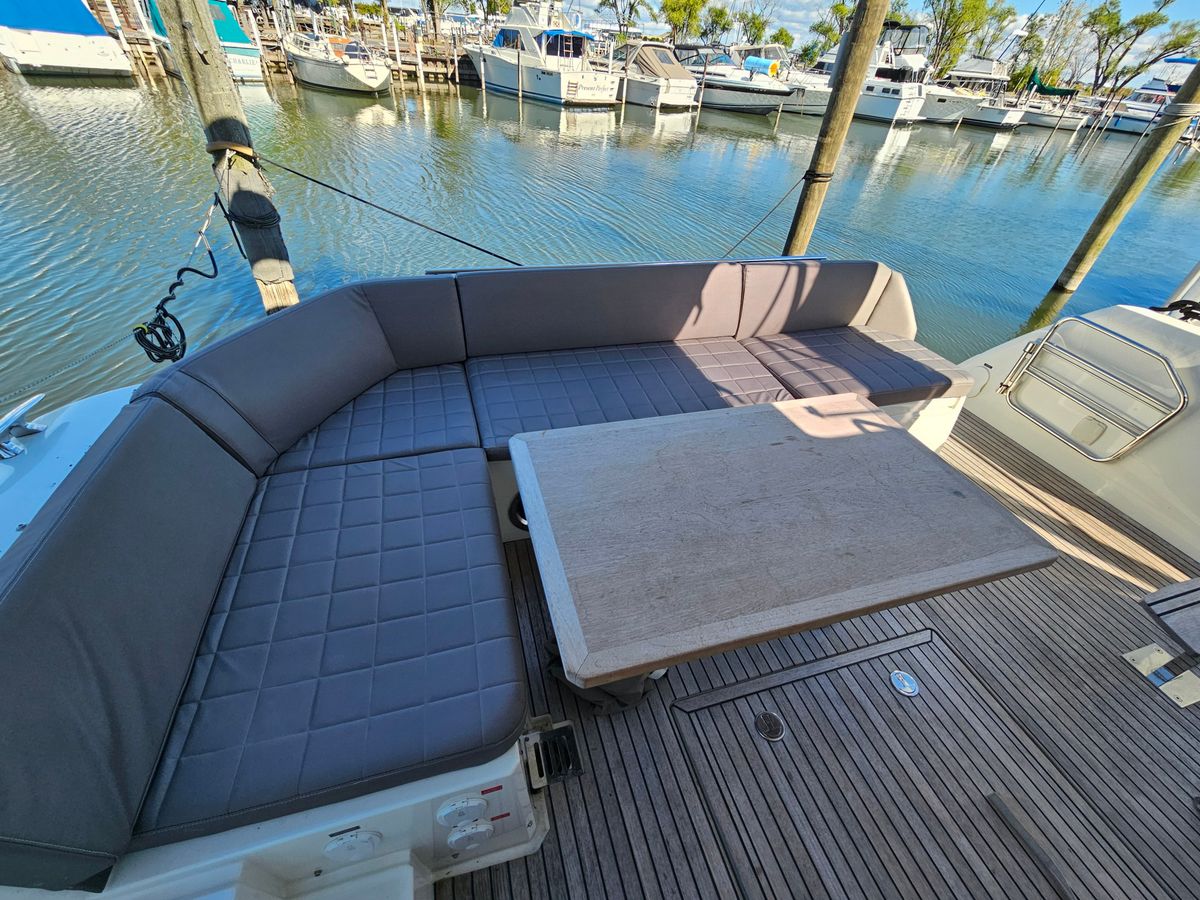 2018 Prestige 46 