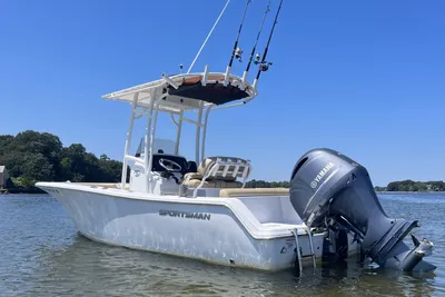 Sportsman Heritage 211 Center Console