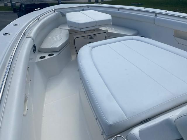 2010 Boston Whaler 370 Outrage