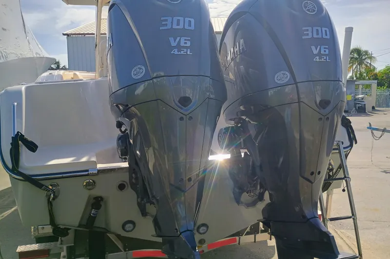 271-508 Brokerage Joe Yacht Photos Pics Twin Yamaha 300 V6 outboard engines on a 2023 Grady-White Canyon 271 boat.