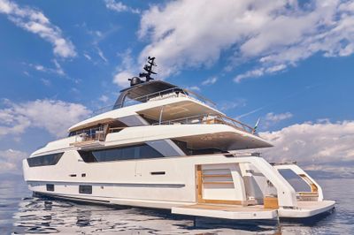 Yacht