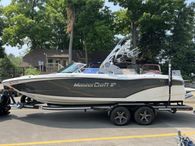 2019 MasterCraft XT-23
