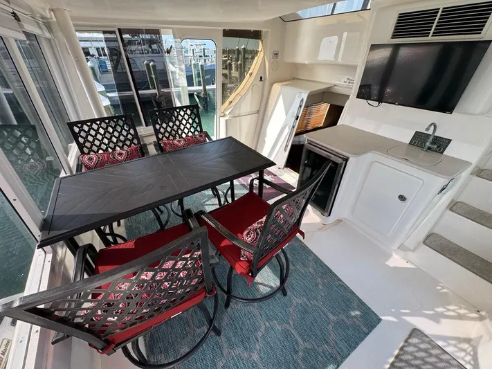 Nauti Boxer Yacht Photos Pics 7 2003 Silverton 453 Aft Sundeck