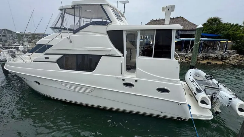 Nauti Boxer Yacht Photos Pics 65 2003 Silverton 453 Port Side