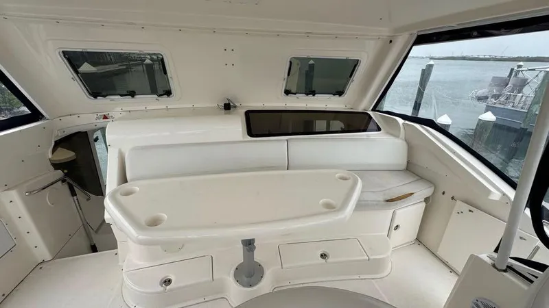 Nauti Boxer Yacht Photos Pics 12 2003 Silverton 453 Flybridge Dinette