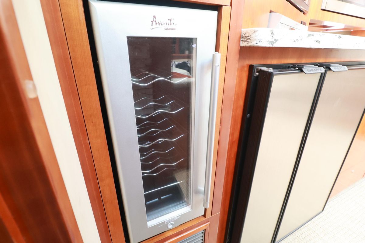 2007 Cruisers International 52 