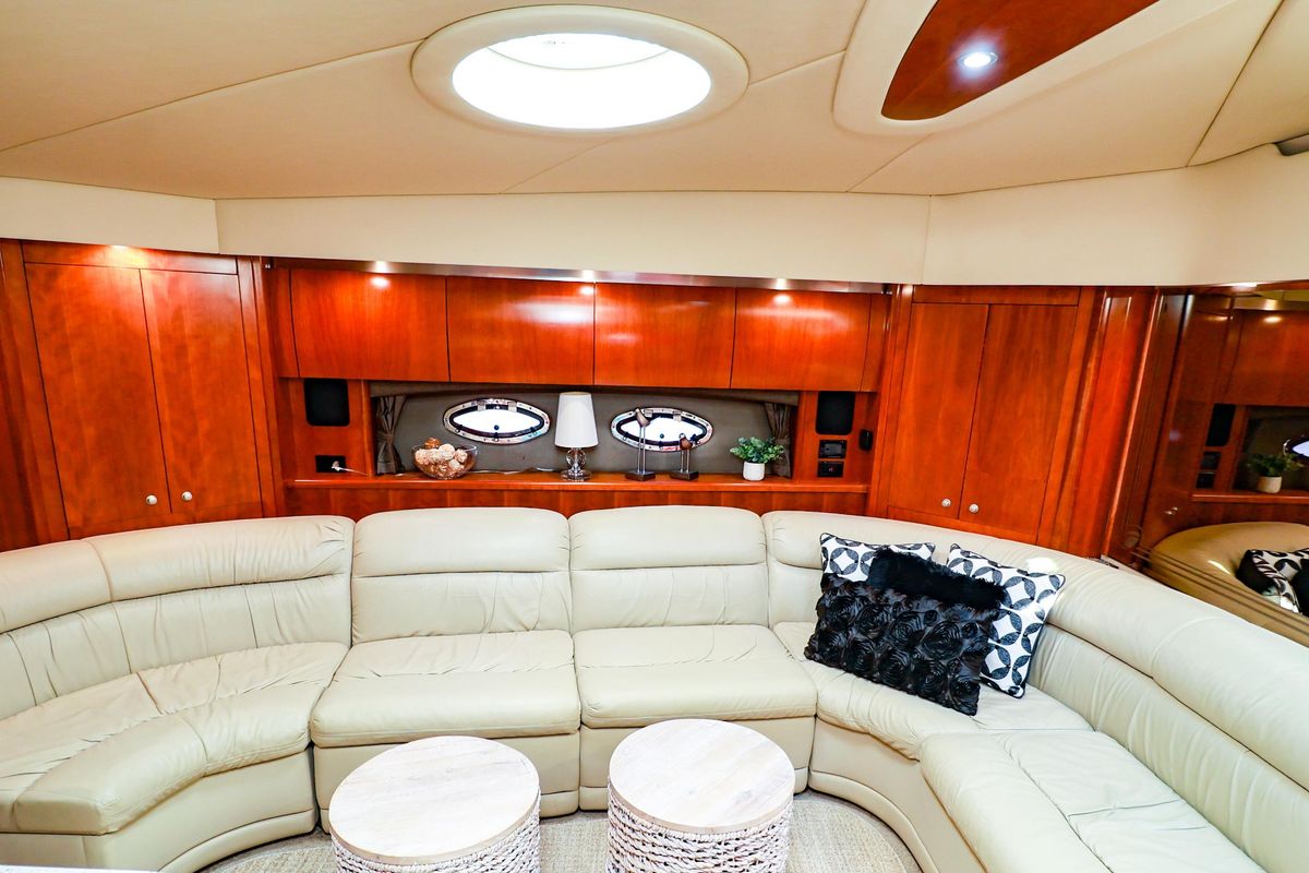 2007 Cruisers International 52 