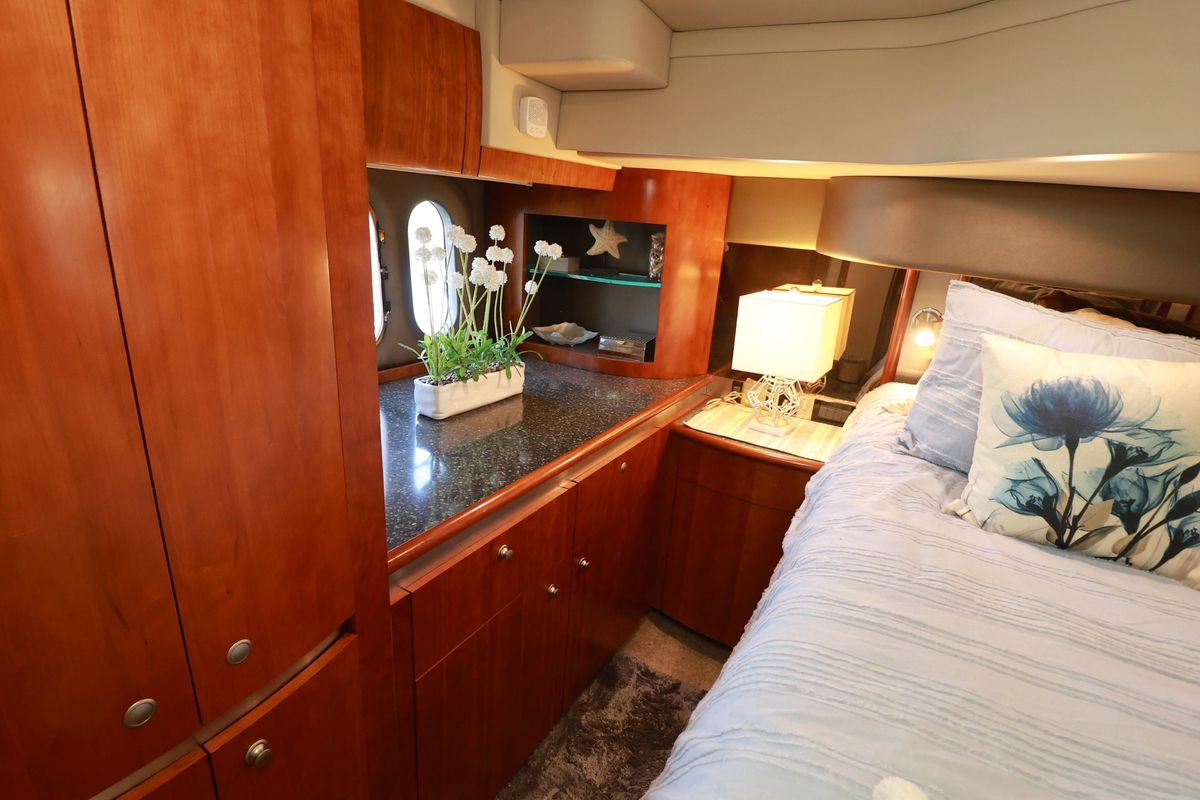 2007 Cruisers International 52 