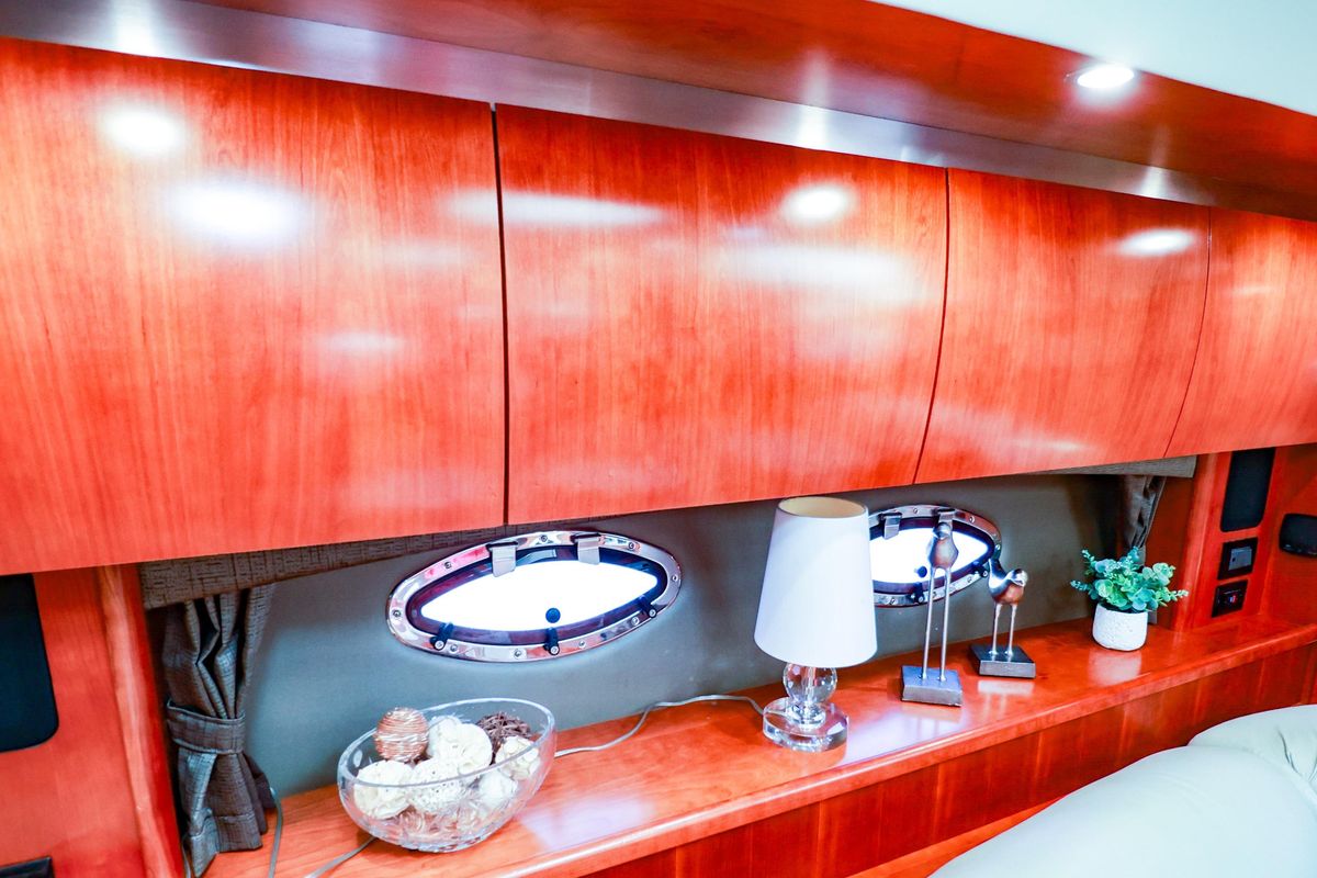 2007 Cruisers International 52 