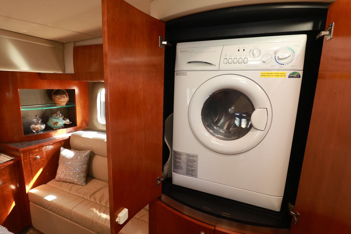 2007 Cruisers International 52 