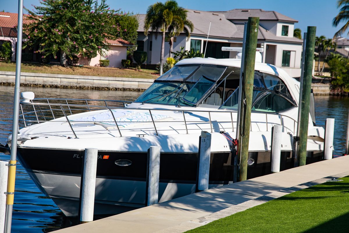 2007 Cruisers International 52 