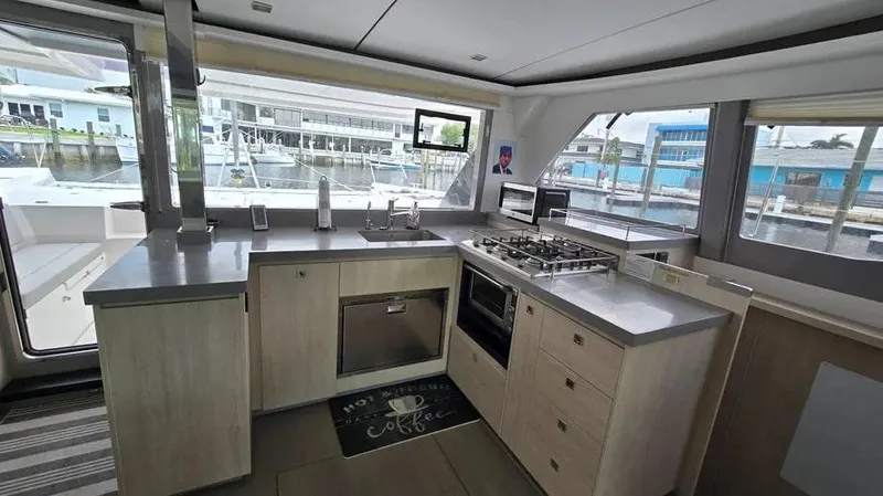 Tiana Yacht Photos Pics 