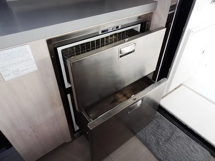 Tiana Yacht Photos Pics 