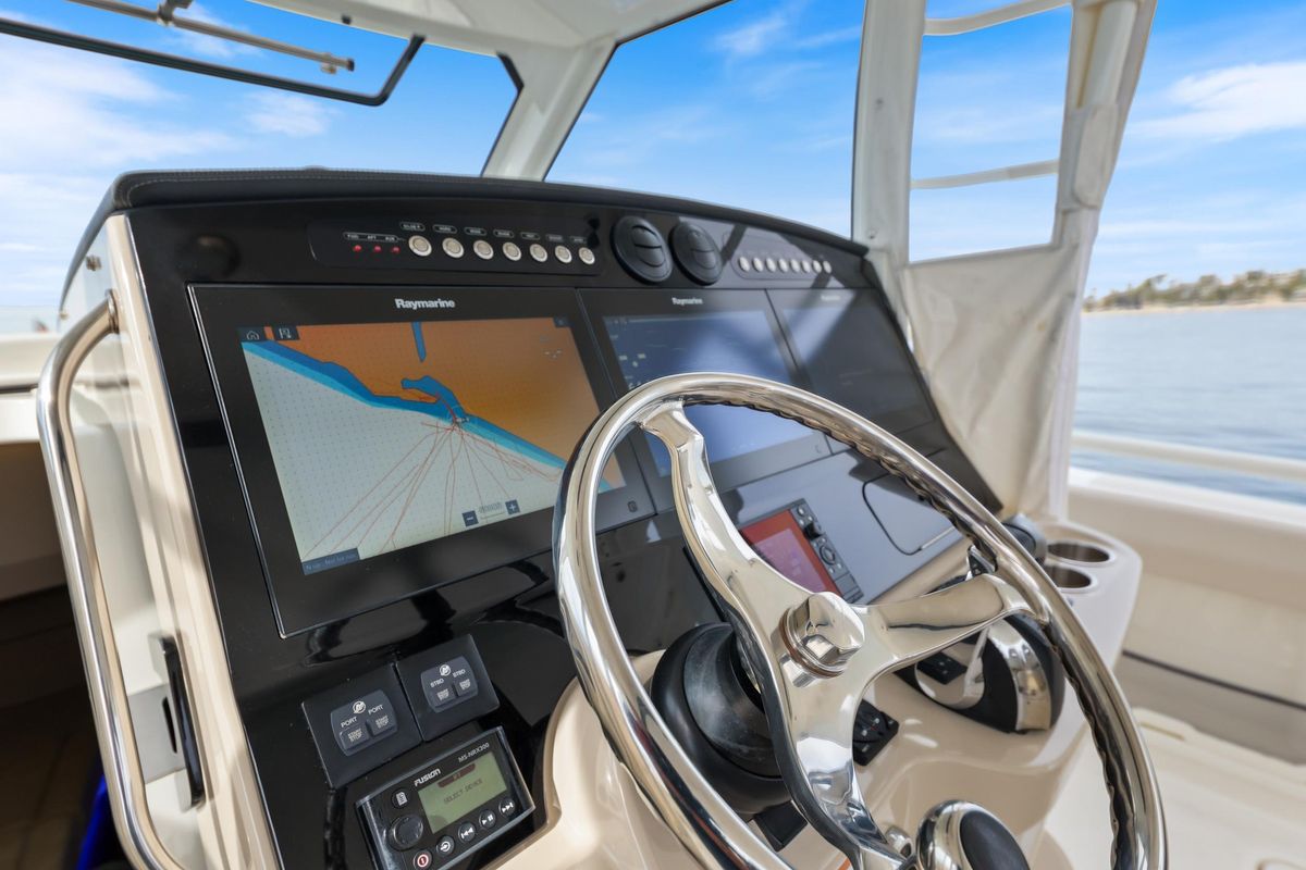 2018 Boston Whaler 42 