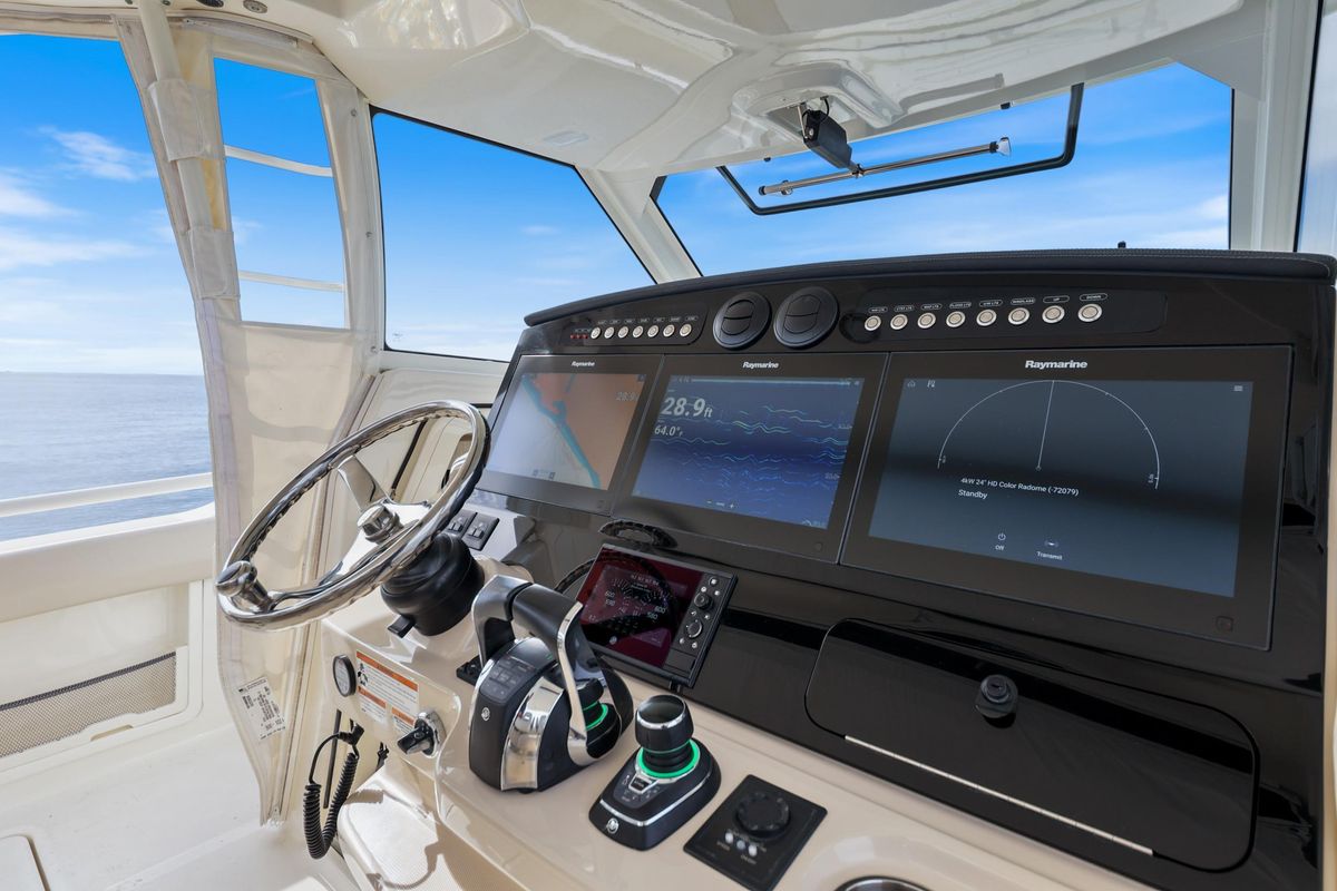 2018 Boston Whaler 42 