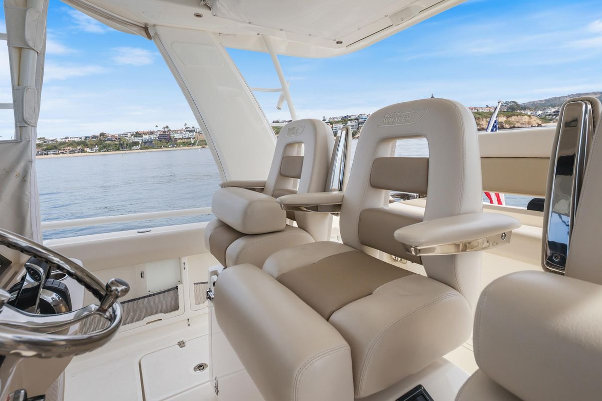 2018 Boston Whaler 42 