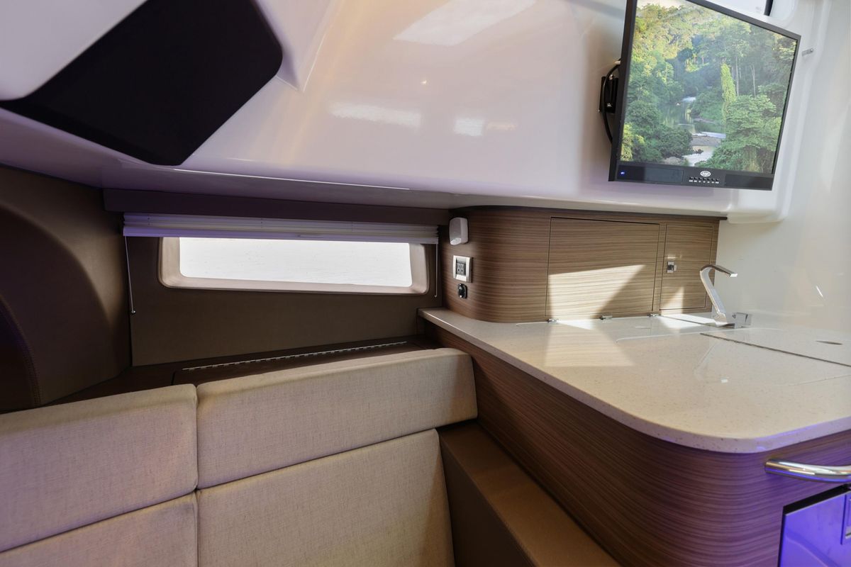 2018 Boston Whaler 42 