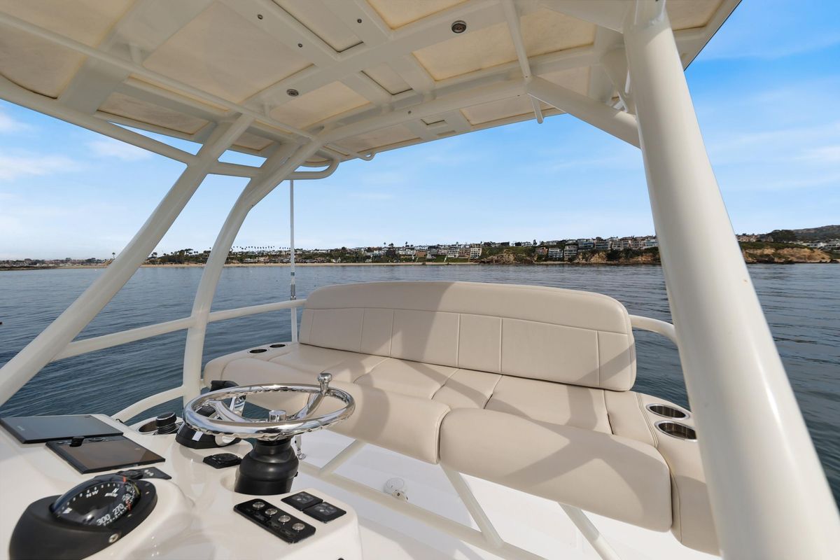 2018 Boston Whaler 42 