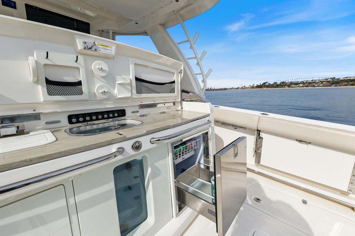 2018 Boston Whaler 42 