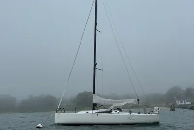 J Boats J/121