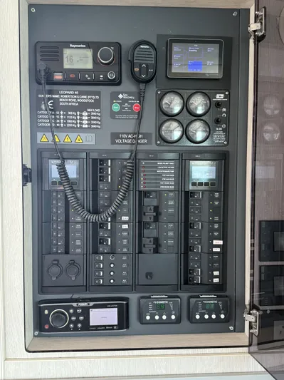 Bella Vita Yacht Photos Pics 