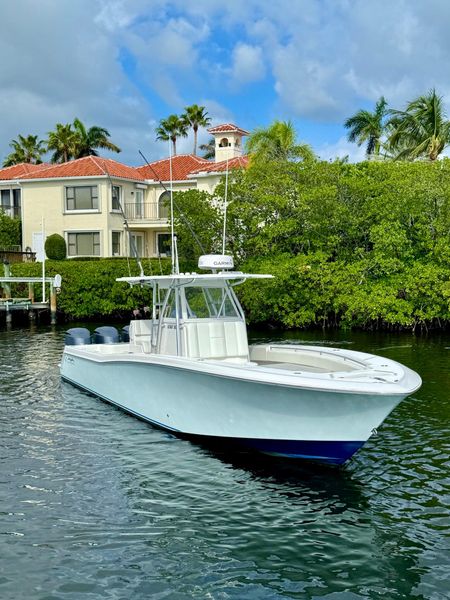 2015 Invincible 36' OPEN FISHERMAN