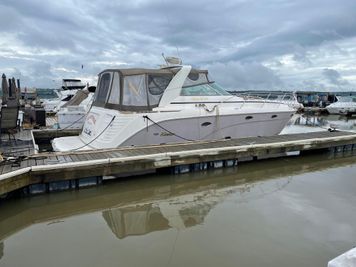 Rinker Fiesta Vee 410