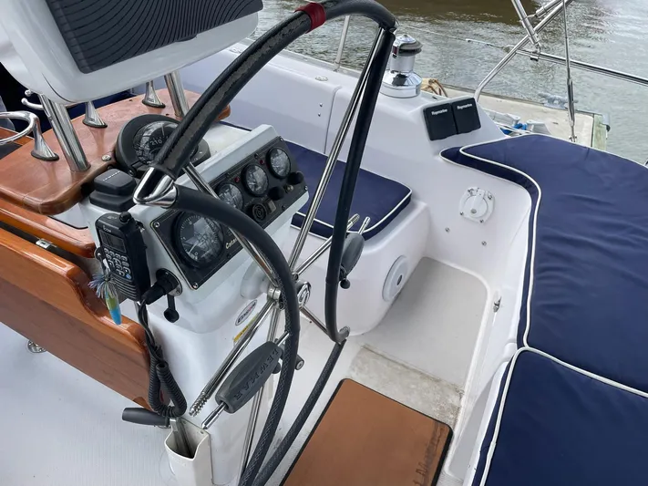 Ensenel Yacht Photos Pics 