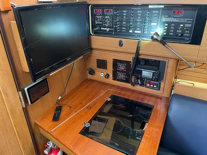 Ensenel Yacht Photos Pics 