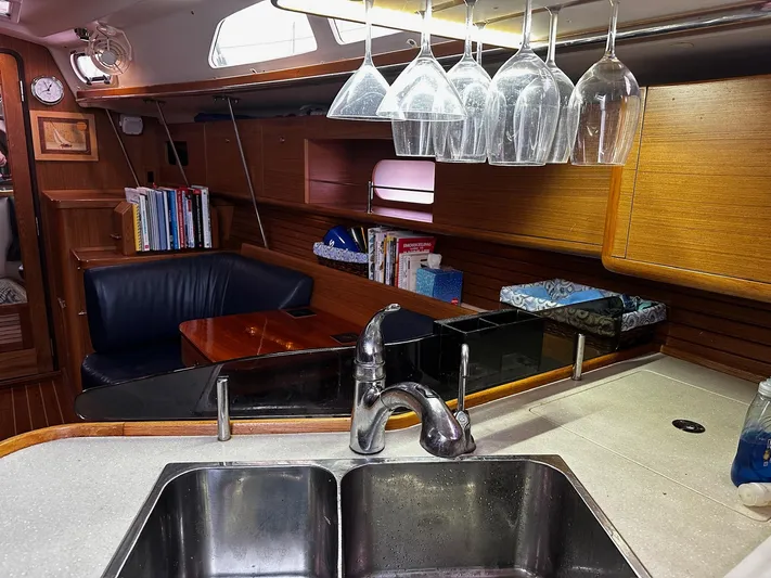 Ensenel Yacht Photos Pics 