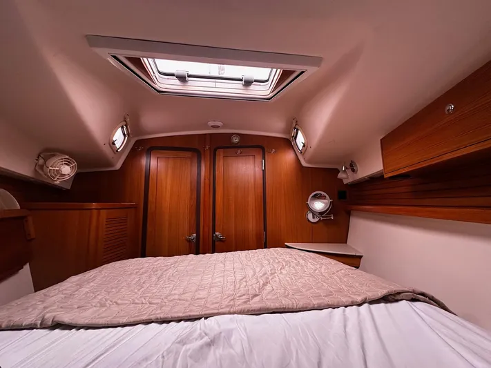 Ensenel Yacht Photos Pics 