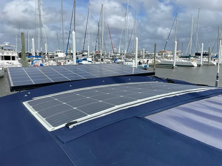 Ensenel Yacht Photos Pics 