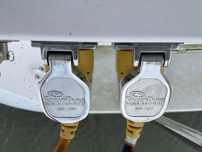 Ensenel Yacht Photos Pics 