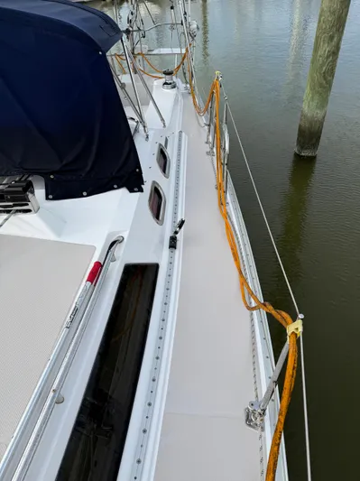 Ensenel Yacht Photos Pics 