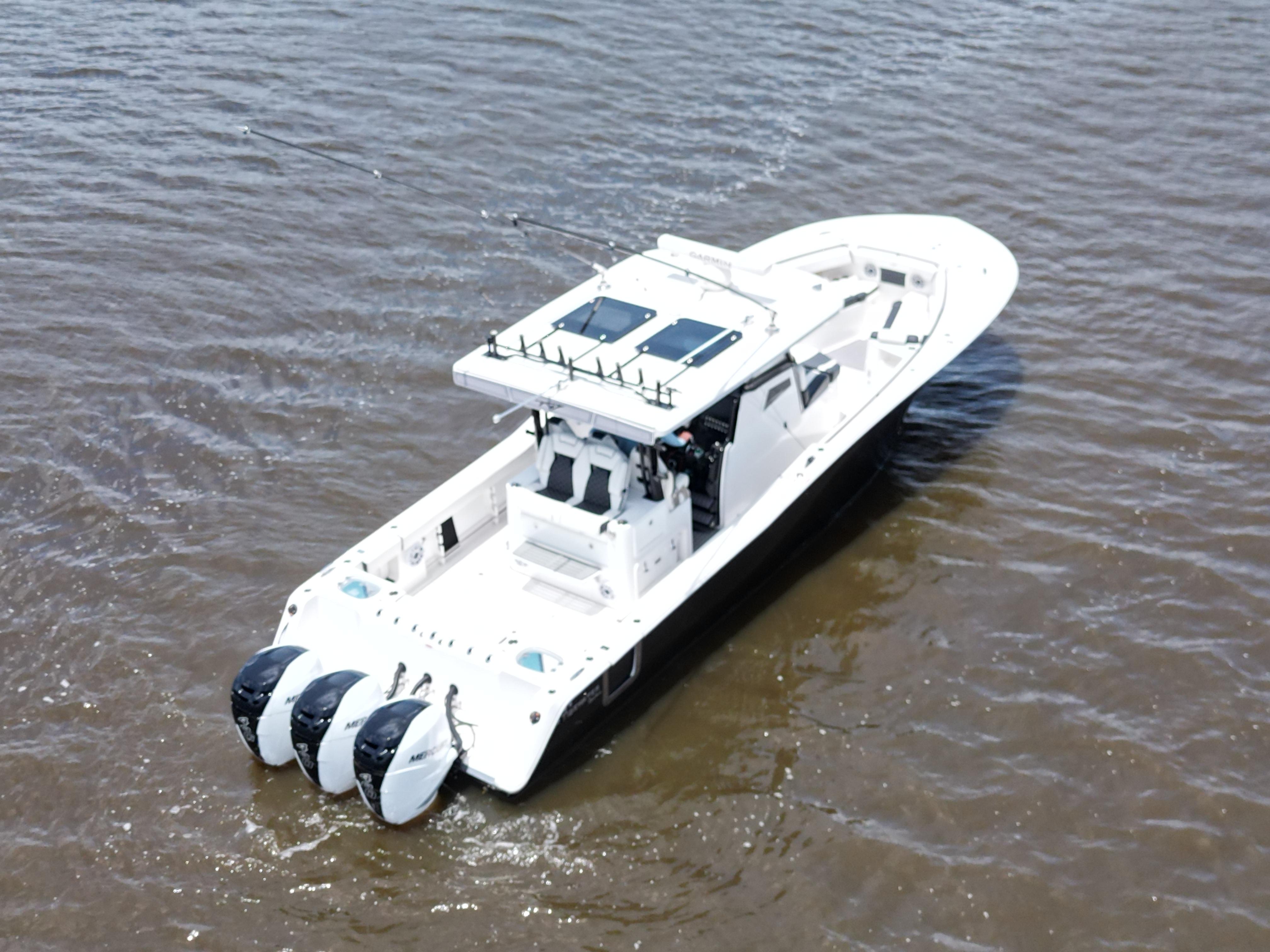 Tidewater 380 CC Adventure