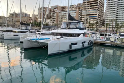 2023 Lagoon 55