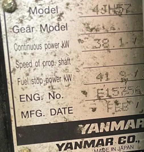 Seventeen Yacht Photos Pics 