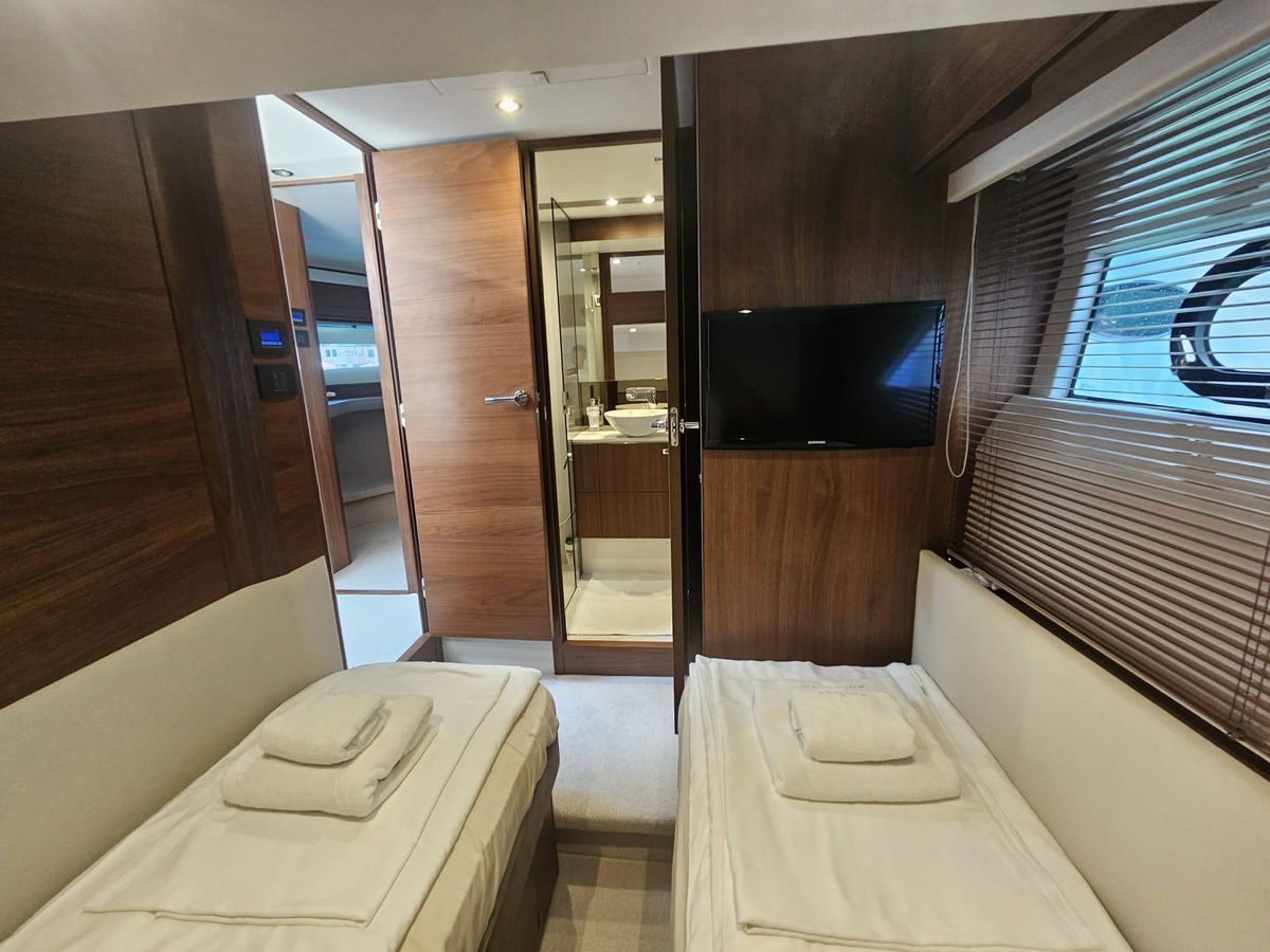 2020 Princess 62 