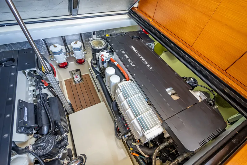 Mooretime Yacht Photos Pics 